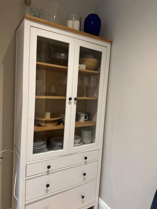 לונדון Lovely 2 Bedroom Ground Floor Flat With Garden. מראה חיצוני תמונה