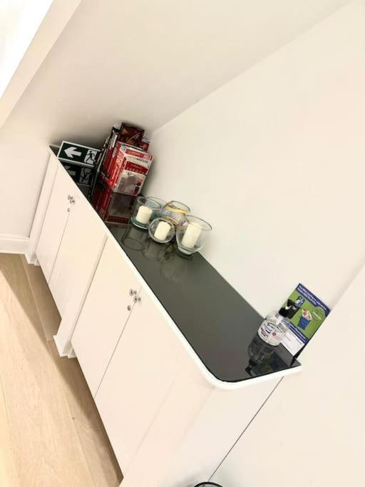 לונדון Lovely 2 Bedroom Ground Floor Flat With Garden. מראה חיצוני תמונה