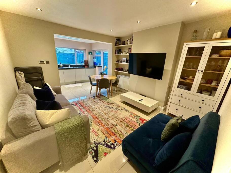 לונדון Lovely 2 Bedroom Ground Floor Flat With Garden. מראה חיצוני תמונה